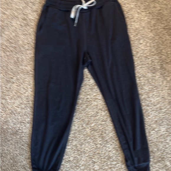 Vuori Performance Jogger, Midnight Heather, women’s size M - Picture 5 of 6